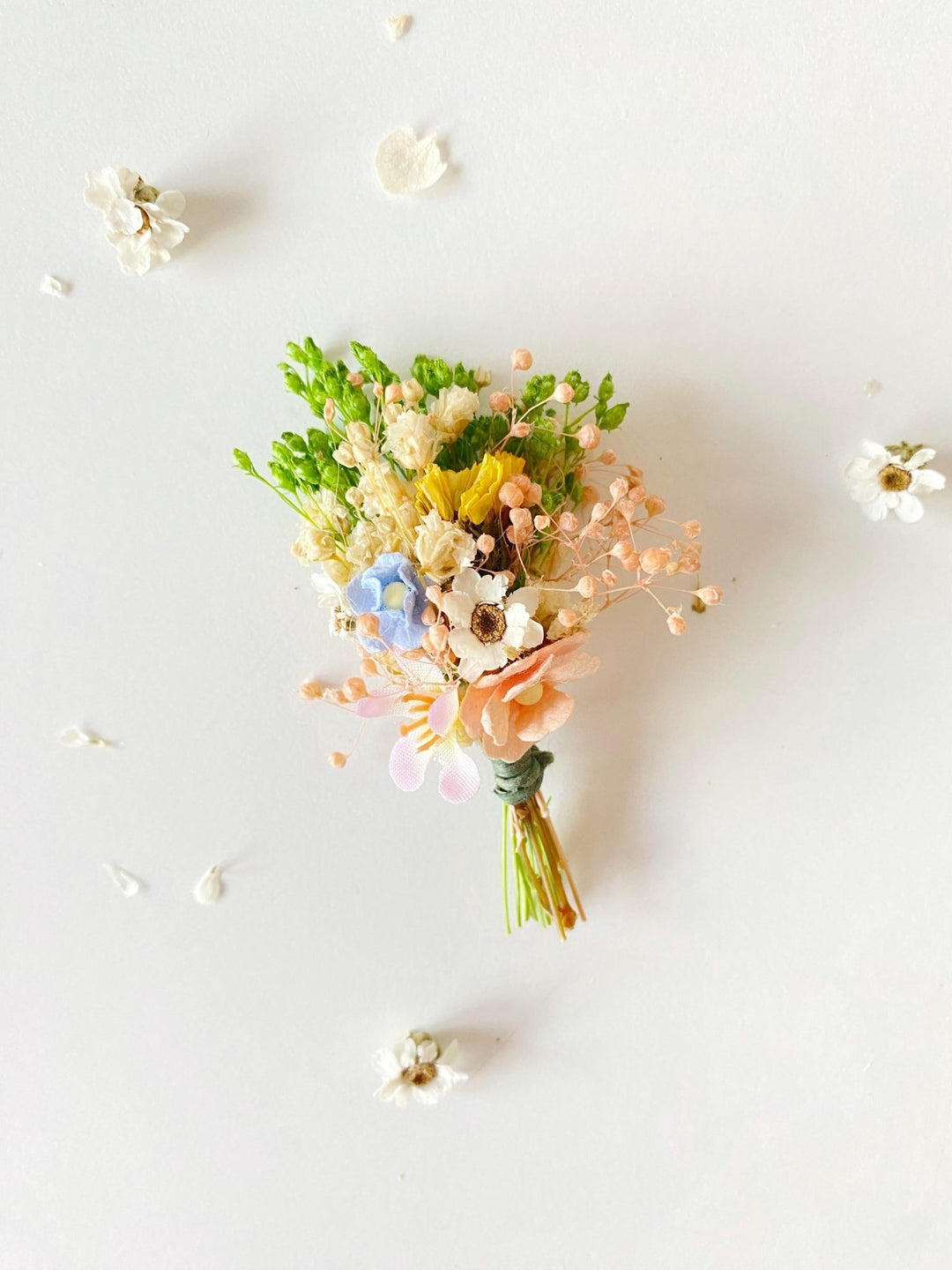 Meadow Flower Boutonniere: Colorful Pastel Wedding Corsage – handmade floral hair accessory by magaela