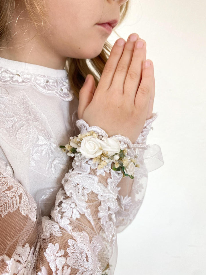First Communion Set: White Rose Wreath, Flower Belt & Bracelet – handmade floral hair accessory by magaela