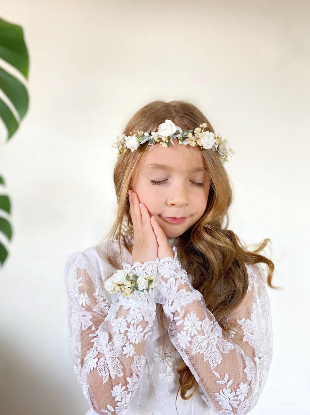 White Rose Flower Crown: First Communion Wreath, Bridal Headpiece – handmade floral hair accessory by magaela