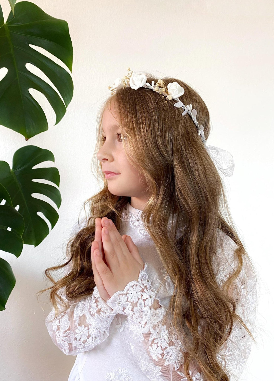 White Flower Girl Crown: First Communion Wreath, Bridesmaid Headpiece – handmade floral hair accessory by magaela