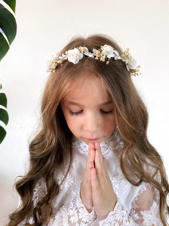 White Rose Flower Crown: First Communion Headpiece – handmade floral hair accessory by magaela