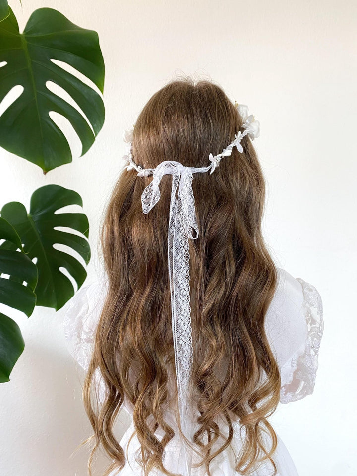 White Rose Flower Crown: First Communion Headpiece – handmade floral hair accessory by magaela