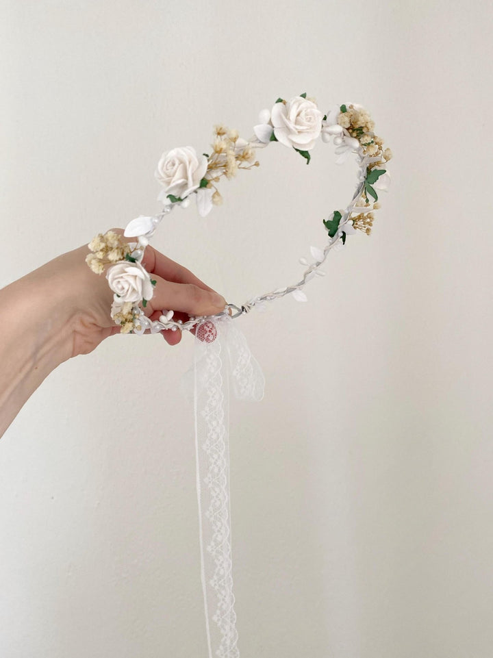 White Rose Flower Crown: First Communion Headpiece – handmade floral hair accessory by magaela