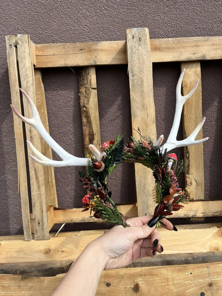 Whimsical Antler Flower Crown: Fairycore Festival Headpiece – handmade floral hair accessory by magaela