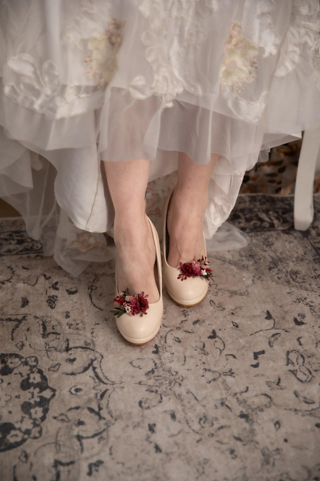 Burgundy Flower Shoe Clips: Boho Wedding Floral Decoration – handmade floral hair accessory by magaela