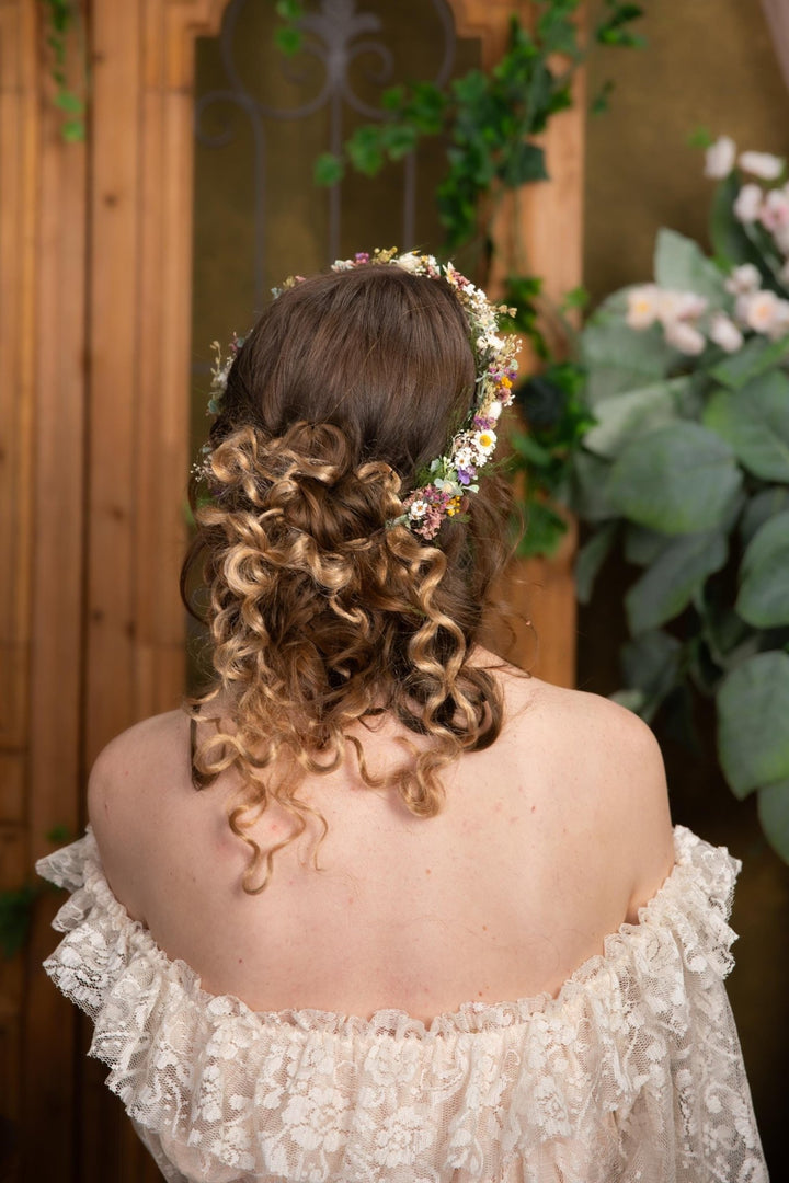 Daisy Flower Crown: Boho Garden Wedding Headpiece – handmade floral hair accessory by magaela