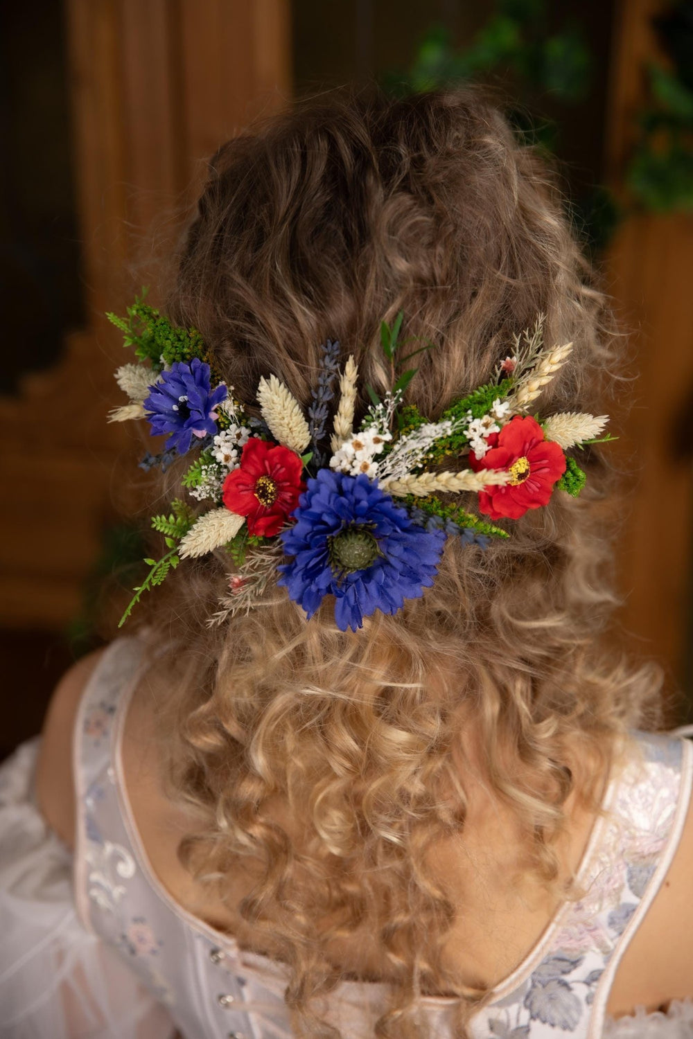 Meadow Wedding Hair Vine: Poppy, Daisy, Cornflower Bridal Comb – handmade floral hair accessory by magaela