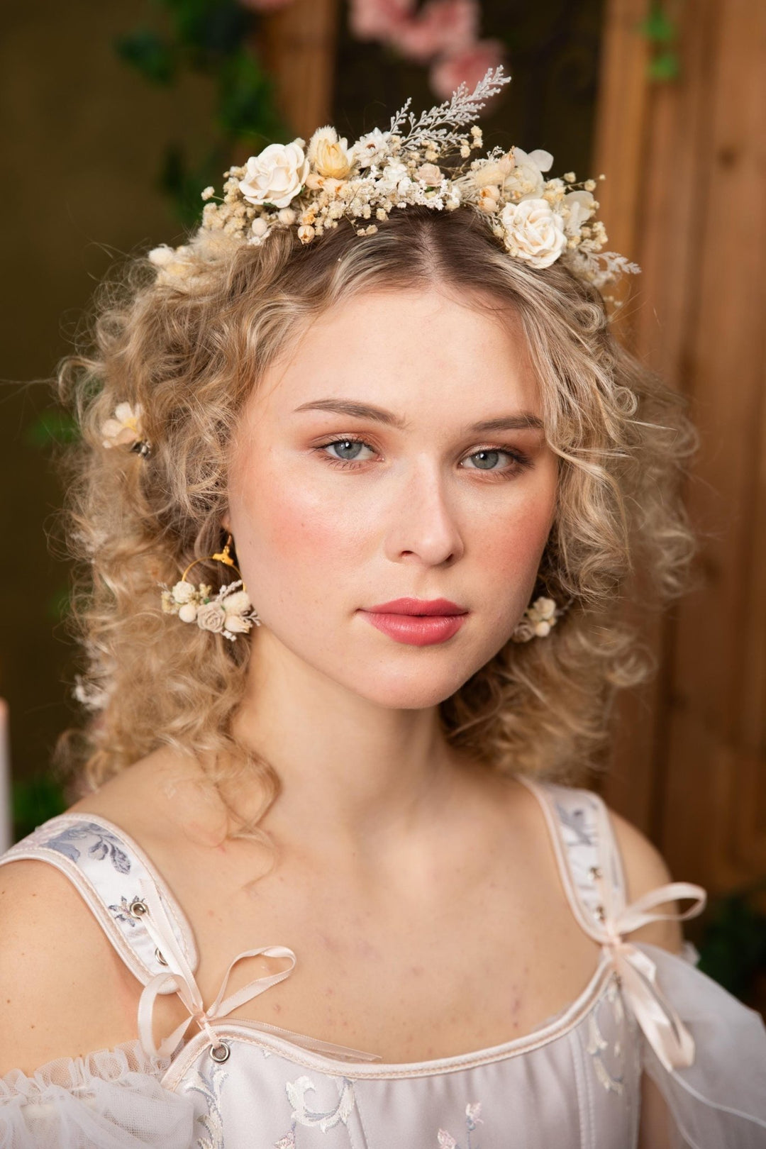 Rustic Flower Hoop Earrings: Beige Bridal Jewelry, 3cm Circle – handmade floral hair accessory by magaela