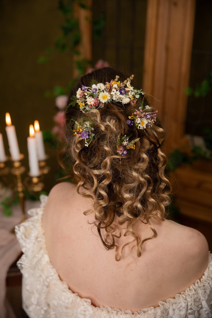 Wildflower Hair Comb: Meadow Daisy Bridal Boho Wedding Accessory – handmade floral hair accessory by magaela