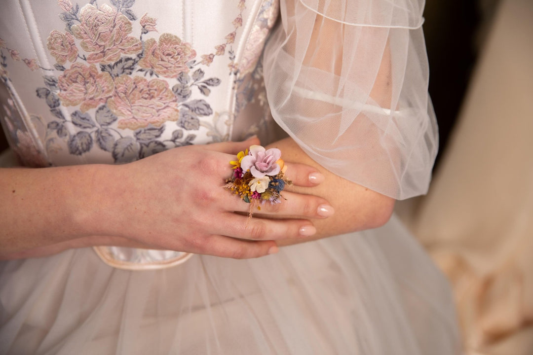 Boho Flower Ring: Colorful Meadow Design, Adjustable Floral Jewelry – handmade floral hair accessory by magaela