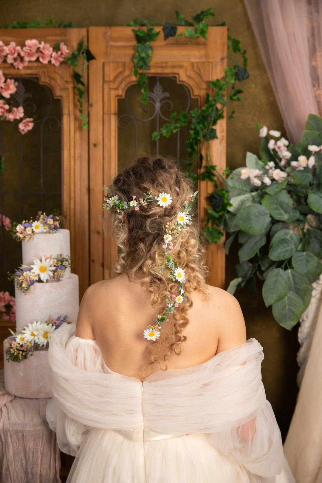 Daisy Wedding Hair Garland: Bendable Bridal Flower Vine – handmade floral hair accessory by magaela