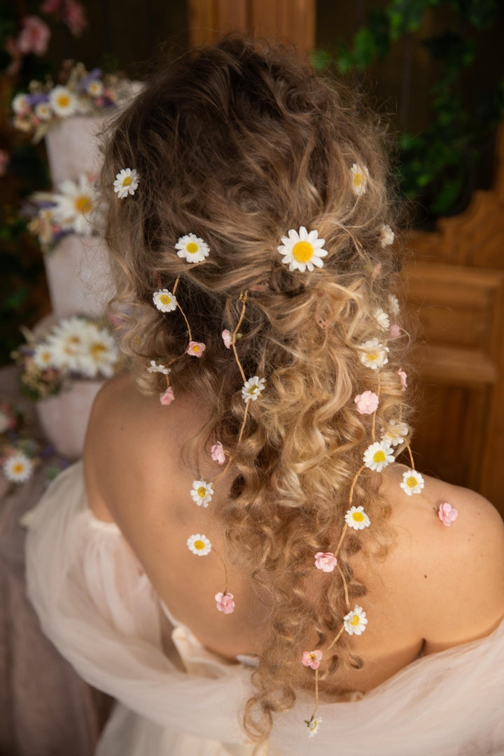 Daisy Flower Hair Clips: Bridal Wedding Veil, Set of 5 – handmade floral hair accessory by magaela