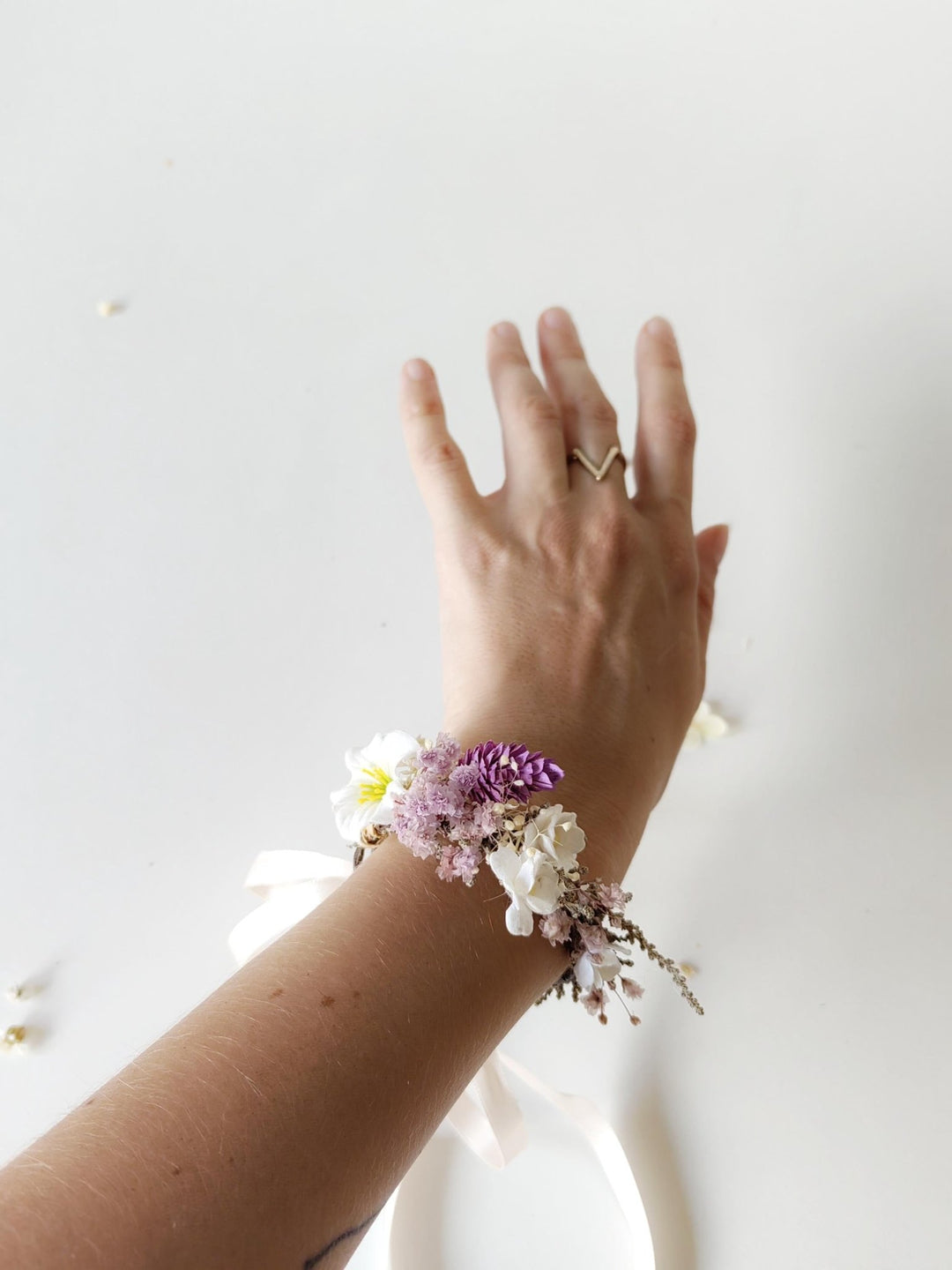 Rustic Purple Flower Bracelet: Boho Wedding Wrist Corsage – handmade floral hair accessory by magaela