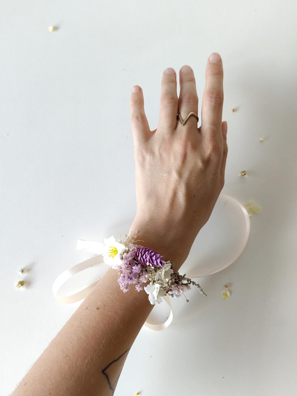 Rustic Purple Flower Bracelet: Boho Wedding Wrist Corsage – handmade floral hair accessory by magaela