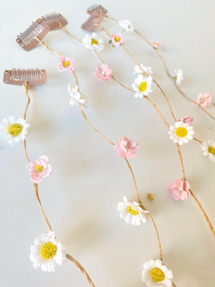 Daisy Flower Hair Clips: Bridal Wedding Veil, Set of 5 – handmade floral hair accessory by magaela