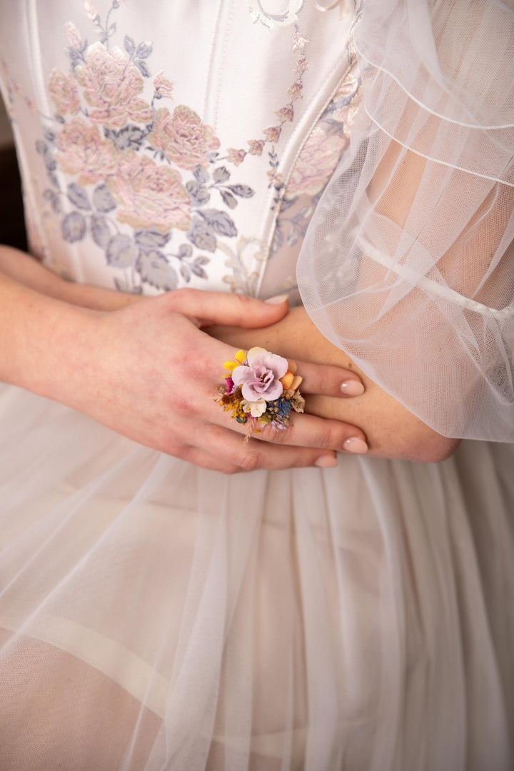 Boho Flower Ring: Colorful Meadow Design, Adjustable Floral Jewelry – handmade floral hair accessory by magaela