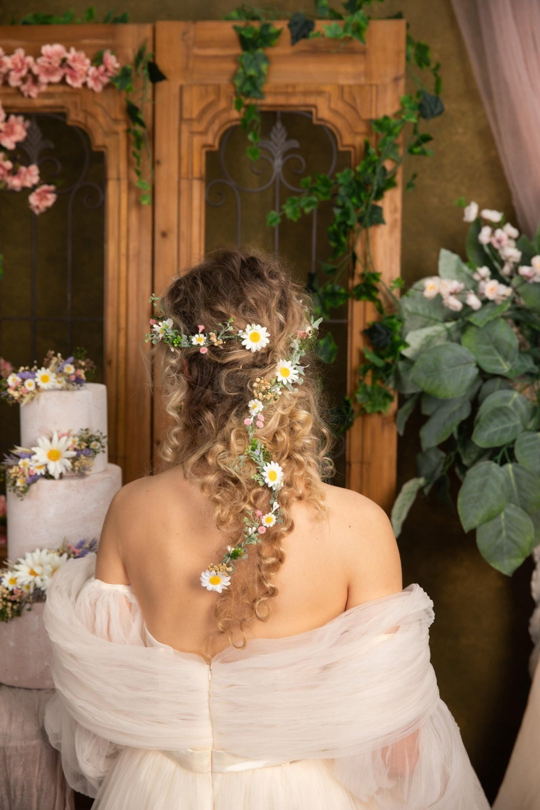 Daisy Wedding Hair Garland: Bendable Bridal Flower Vine – handmade floral hair accessory by magaela
