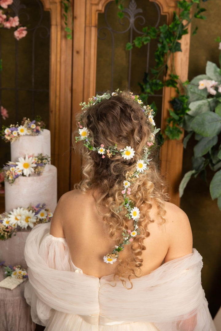 Daisy Cake Toppers: Meadow Wedding Cake Decoration, Set of 3 – handmade floral hair accessory by magaela