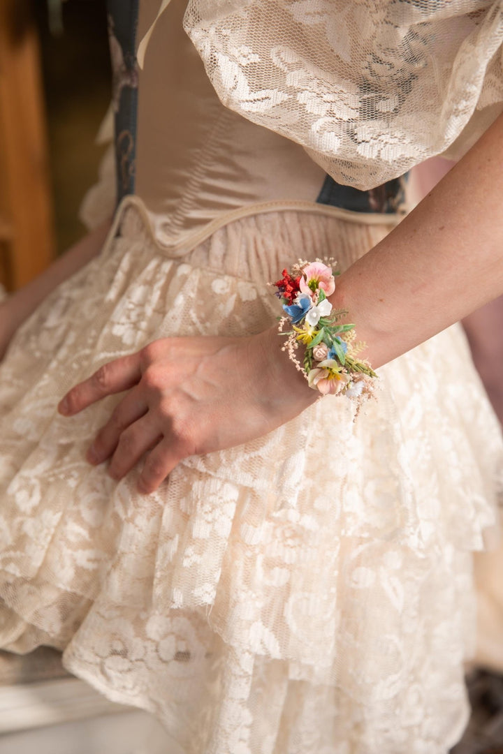 Wildflower Bracelet: Boho Bridal Flower Wrist Corsage – handmade floral hair accessory by magaela