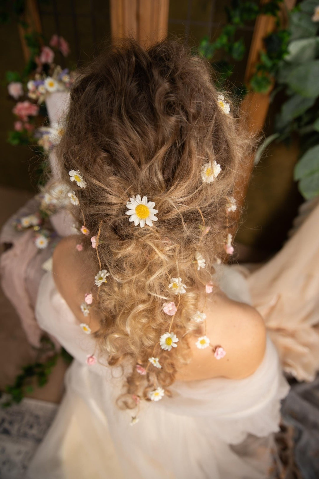 Daisy Flower Hair Clips: Bridal Wedding Veil, Set of 5 – handmade floral hair accessory by magaela