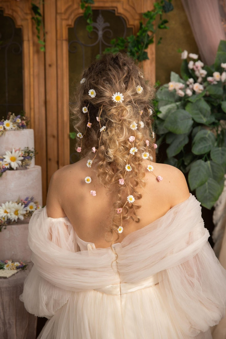 Daisy Flower Hair Clips: Bridal Wedding Veil, Set of 5 – handmade floral hair accessory by magaela