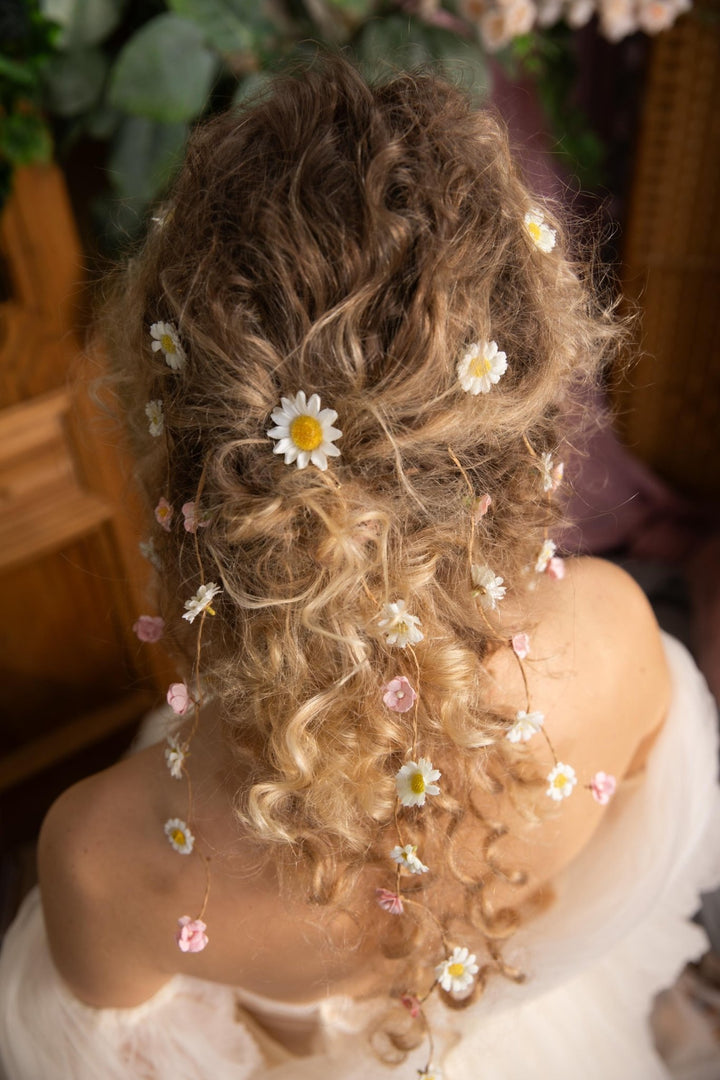 Daisy Flower Hair Clips: Bridal Wedding Veil, Set of 5 – handmade floral hair accessory by magaela