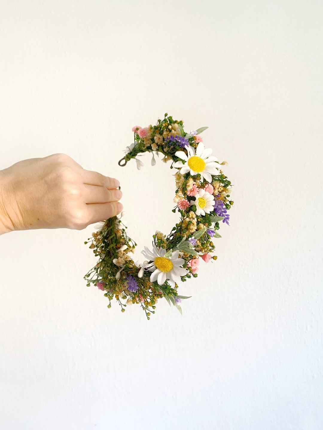 Daisy Flower Crown: Meadow Bridal Hair Wreath – handmade floral hair accessory by magaela