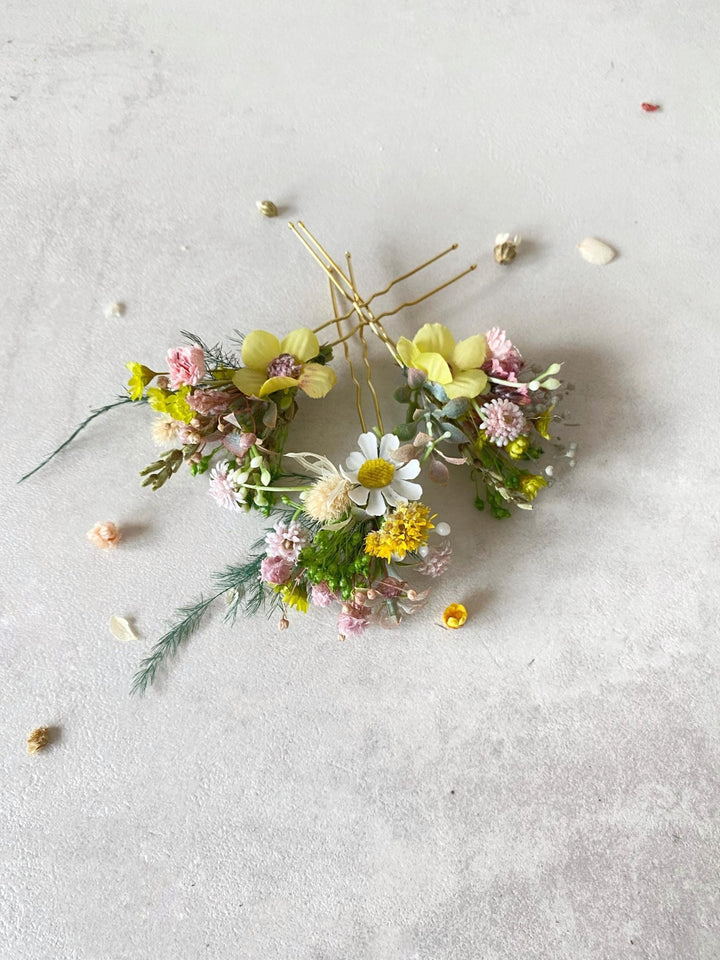Daisy Flower Hair Pins: Yellow & Pink Boho Wedding Hair Accessories – handmade floral hair accessory by magaela