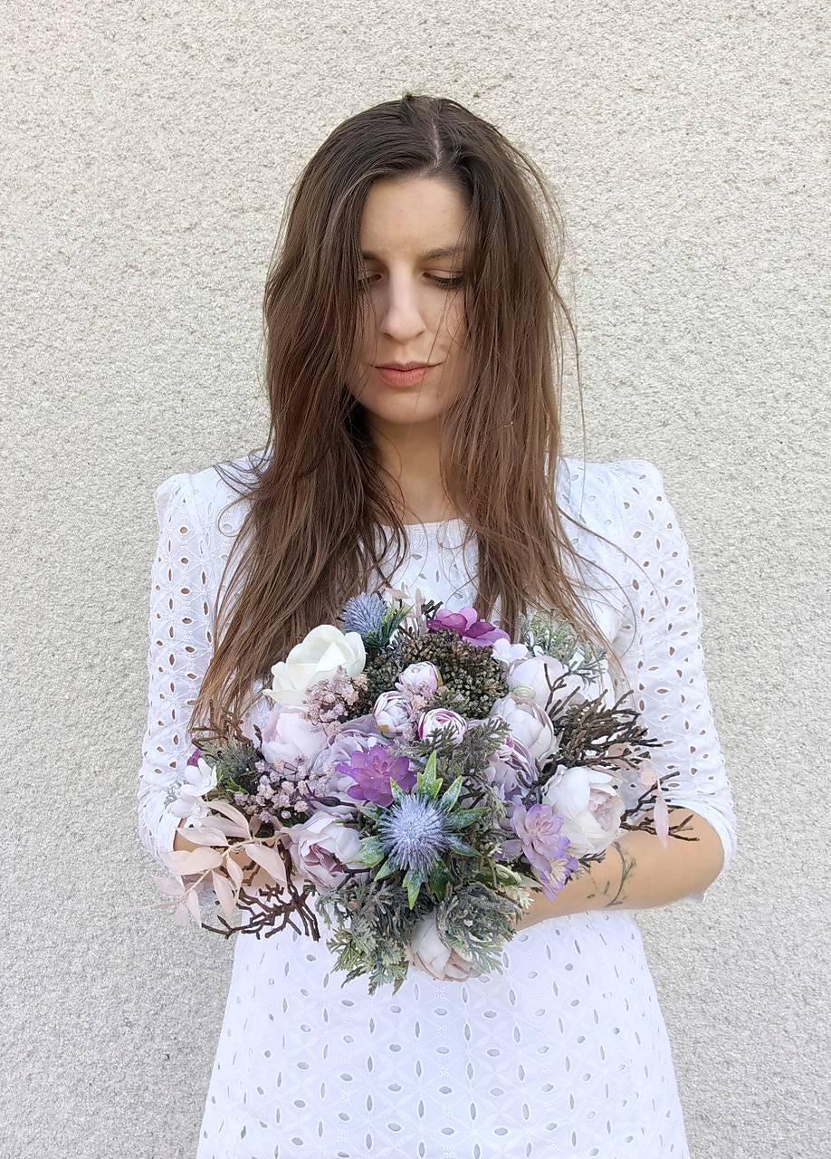 Purple & White Bridal Bouquet: Romantic Boho Wedding Flowers – handmade floral hair accessory by magaela