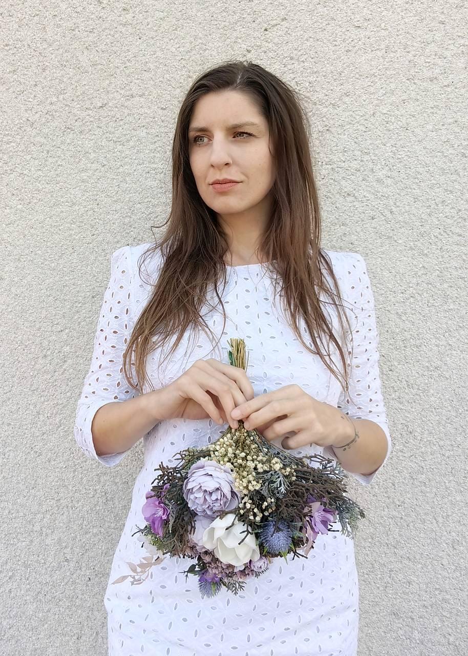 Purple & White Bridal Bouquet: Romantic Boho Wedding Flowers – handmade floral hair accessory by magaela