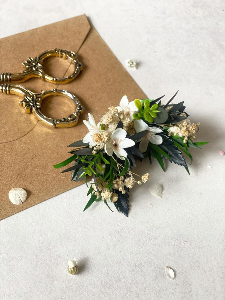 Greenery Flower Earrings: Fern Wedding Jewelry – handmade floral hair accessory by magaela