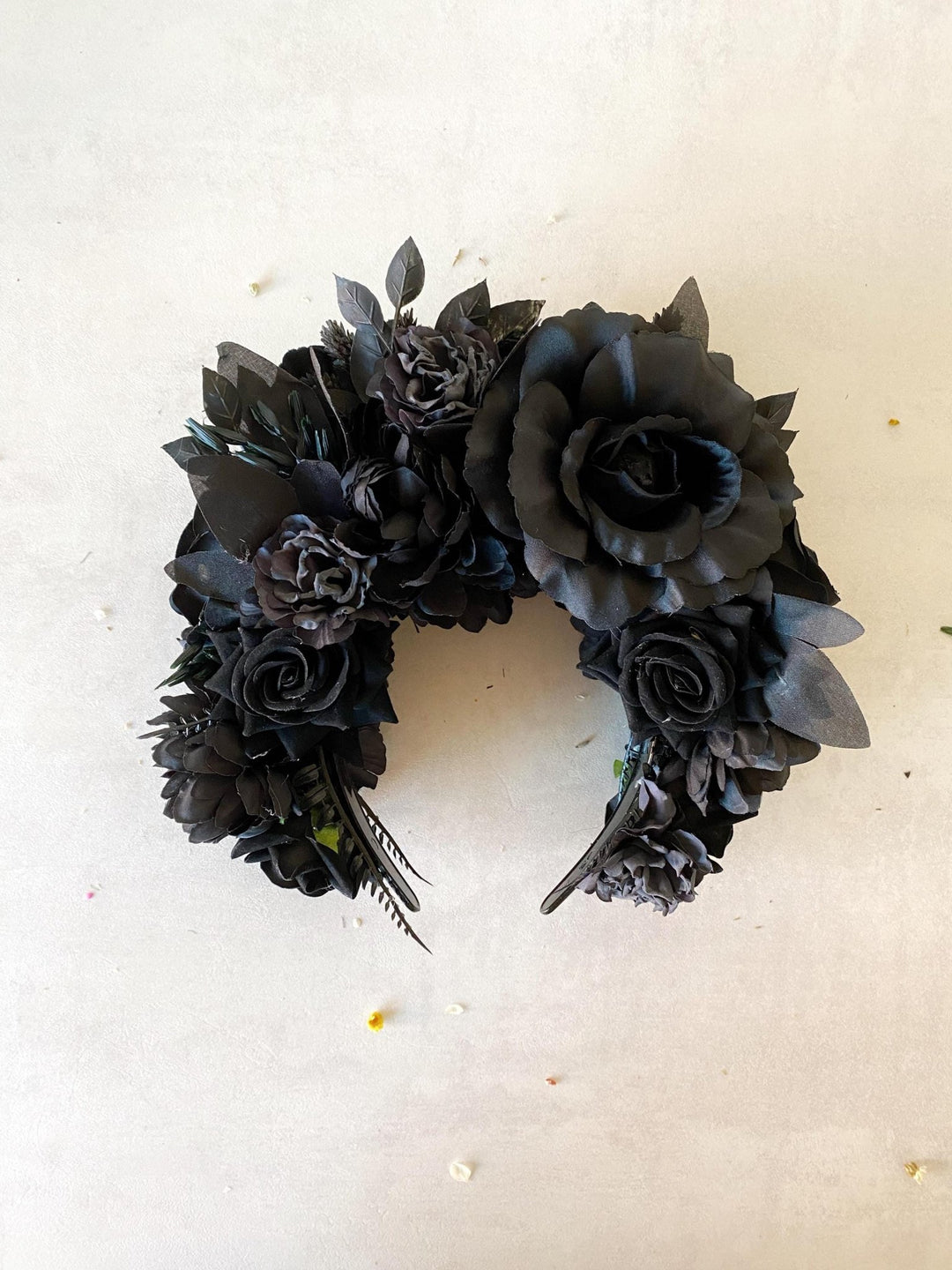 Black Frida flower headband: Big black crown for Halloween or Gothic wedding – handmade floral hair accessory by magaela