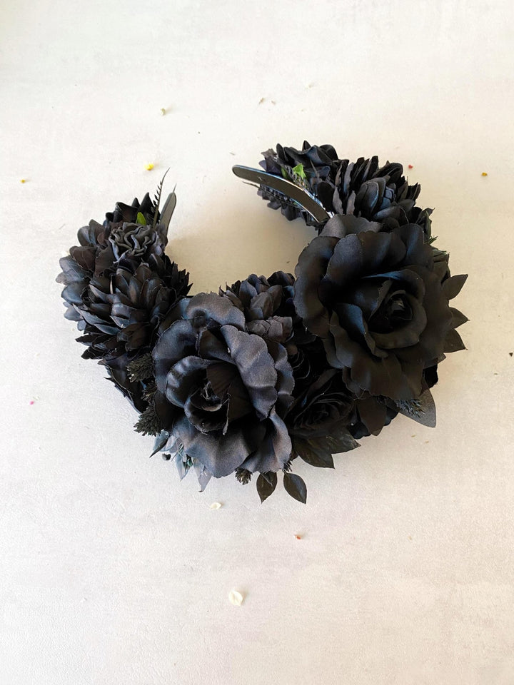 Black Frida flower headband: Big black crown for Halloween or Gothic wedding – handmade floral hair accessory by magaela