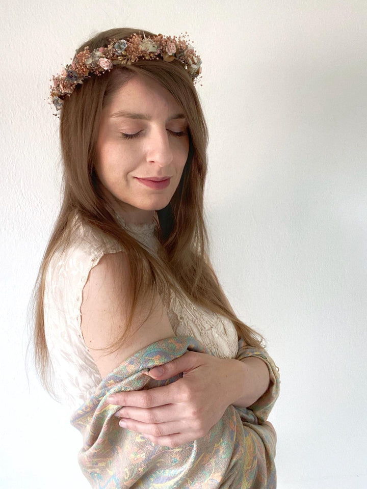 Vintage Golden Flower Crown: Glam Cottagecore Wedding Wreath – handmade floral hair accessory by magaela