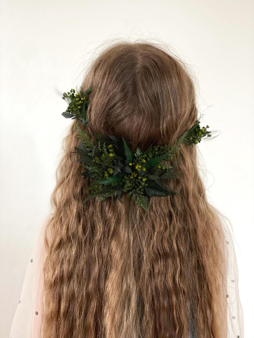 Greenery Wedding Hair Vine: Fern Woodland Bridal Accessory – handmade floral hair accessory by magaela