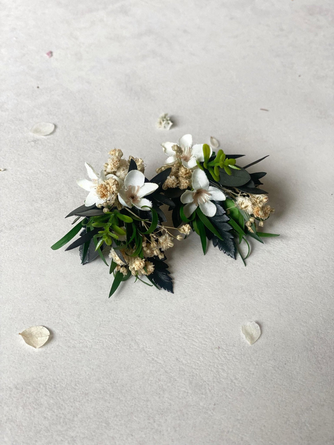 Greenery Flower Earrings: Fern Wedding Jewelry – handmade floral hair accessory by magaela