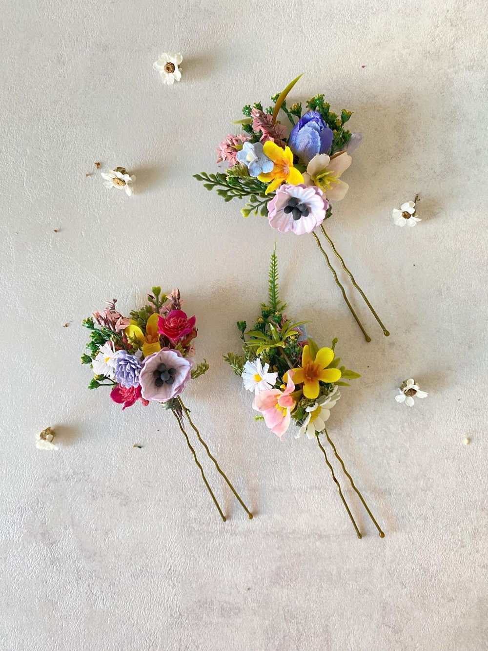 Meadow Flower Hair Pin: Cottagecore Bridal Hair Clip – handmade floral hair accessory by magaela