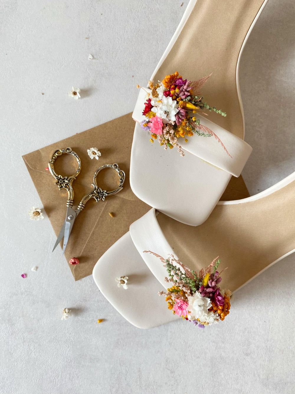 Cottagecore Meadow Flower Shoe Clips: Bridal Wedding Floral Decoration – handmade floral hair accessory by magaela