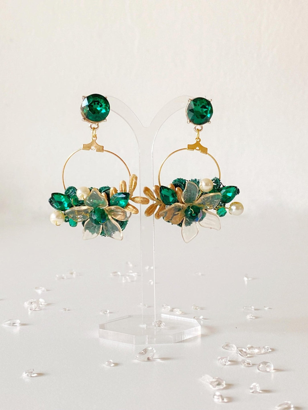 Emerald Green Flower Earrings: Gold Tone Studs, Bridal Jewelry – handmade floral hair accessory by magaela