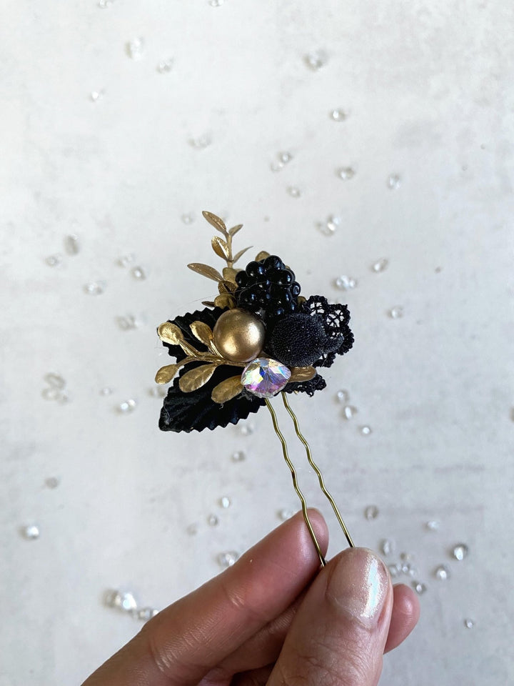 Black and Gold Floral Hair Pins: Glam Wedding Hair Accessory – handmade floral hair accessory by magaela