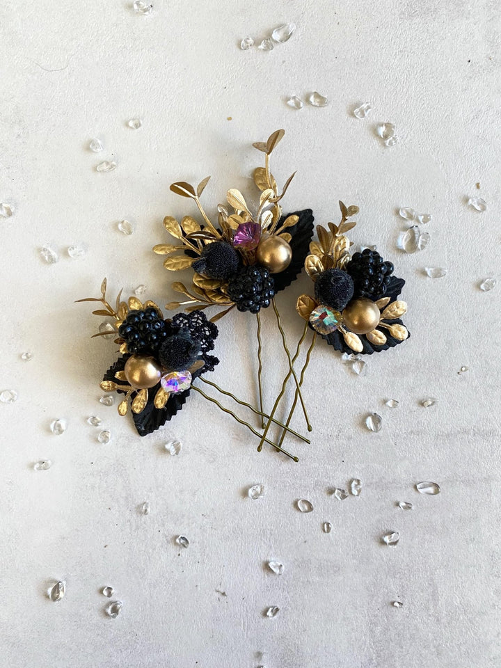 Black and Gold Floral Hair Pins: Glam Wedding Hair Accessory – handmade floral hair accessory by magaela