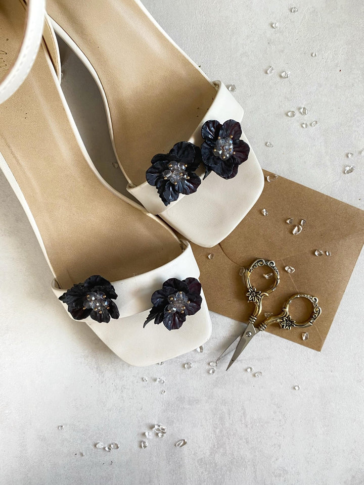 Black Floral Shoe Clips: Glam Wedding Bridal Shoe Decoration – handmade floral hair accessory by magaela