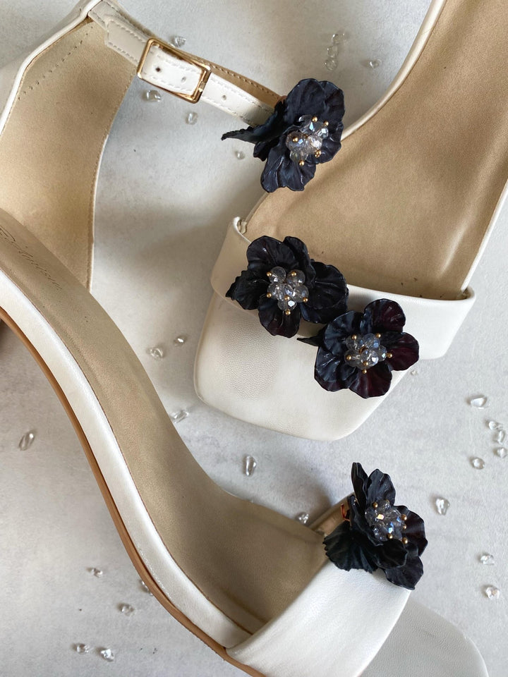 Black Floral Shoe Clips: Glam Wedding Bridal Shoe Decoration – handmade floral hair accessory by magaela