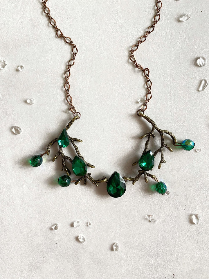 Emerald Green Flower Necklace: Glam Wedding Jewelry – handmade floral hair accessory by magaela