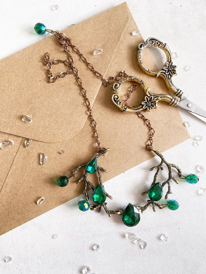 Emerald Green Flower Necklace: Glam Wedding Jewelry – handmade floral hair accessory by magaela