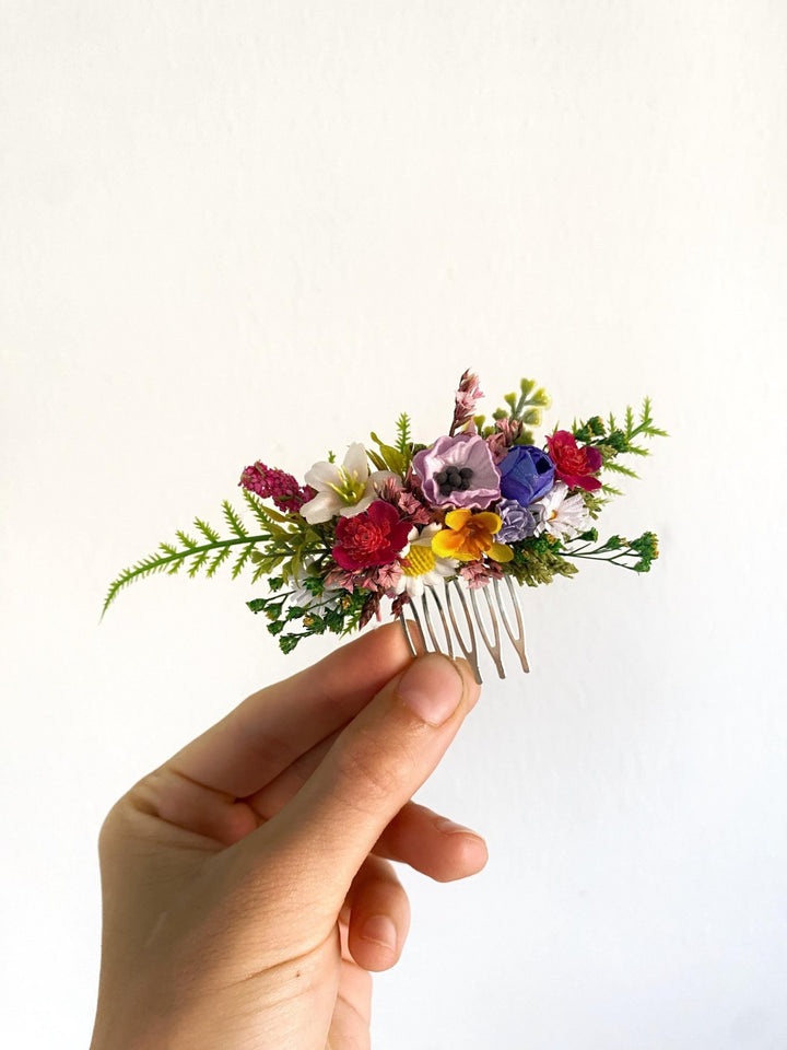 Wildflower Bridal Hair Comb: Boho Wedding Meadow Accessory – handmade floral hair accessory by magaela