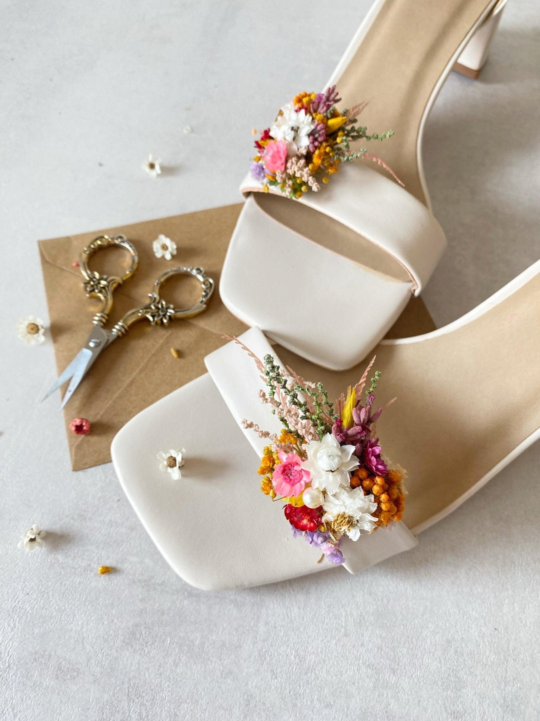 Cottagecore Meadow Flower Shoe Clips: Bridal Wedding Floral Decoration – handmade floral hair accessory by magaela