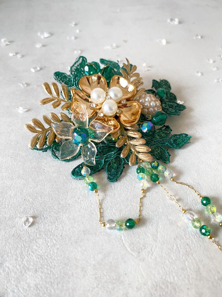 Emerald Green & Gold Flower Brooch – Glam Wedding Jewelry • Luxury Floral Pin – handmade floral hair accessory by magaela