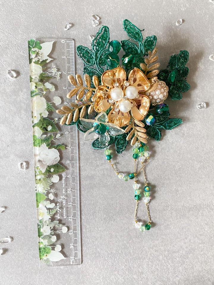 Emerald Green & Gold Flower Brooch – Glam Wedding Jewelry • Luxury Floral Pin – handmade floral hair accessory by magaela