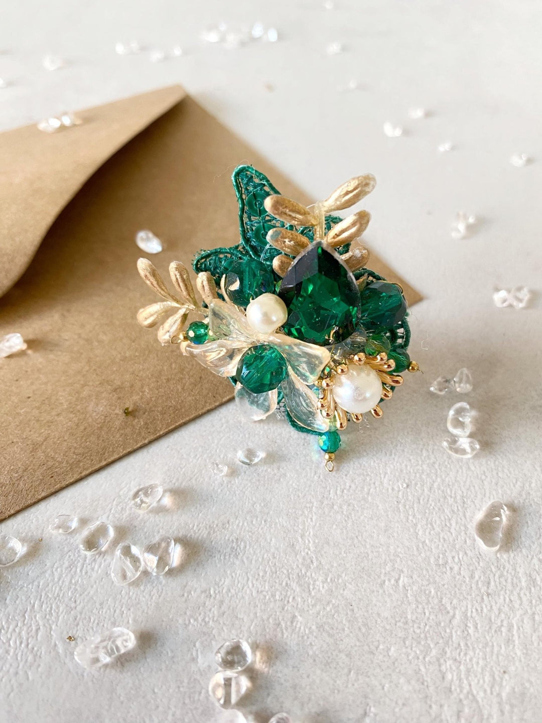 Glam Emerald Green Flower Ring: Bridal Gold Floral Jewelry – handmade floral hair accessory by magaela